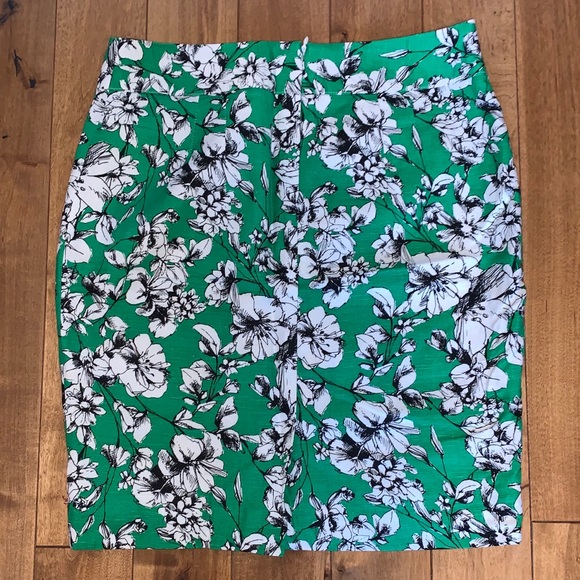 Forever 21 floral pencil skirt - Picture 2 of 9